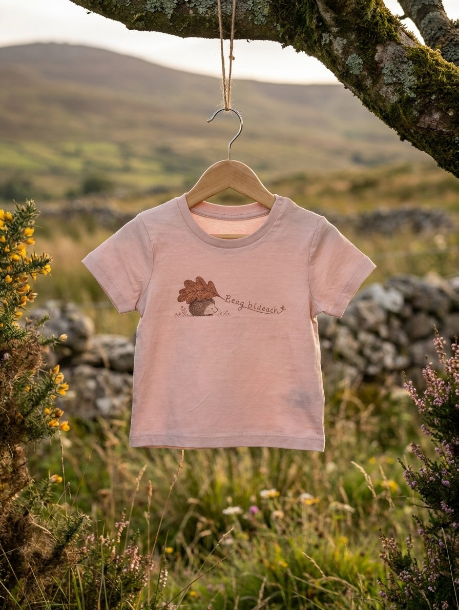 peach t-shirt with beagbideach design